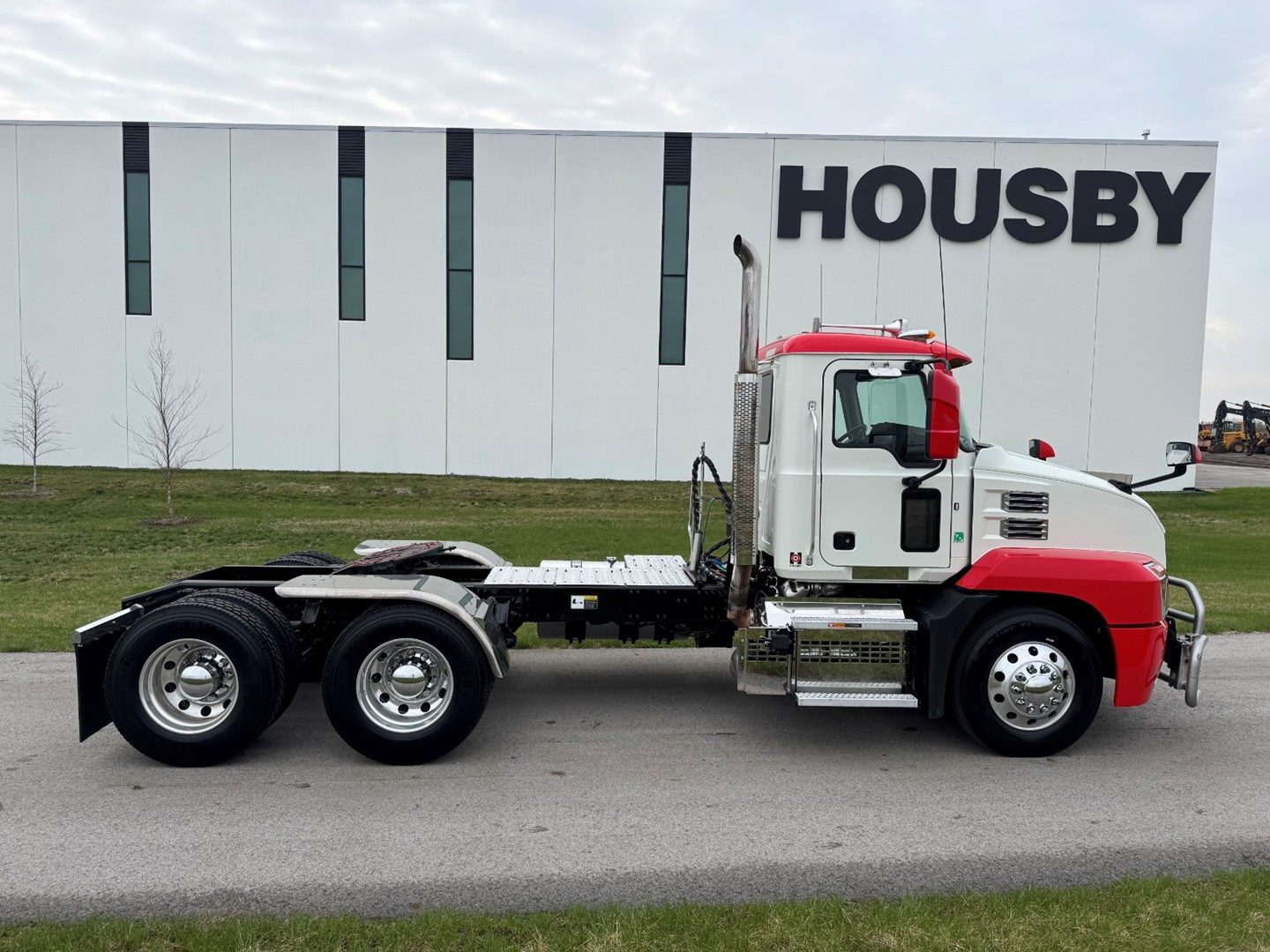 Used 2021 Mack Anthem Daycab - image 7